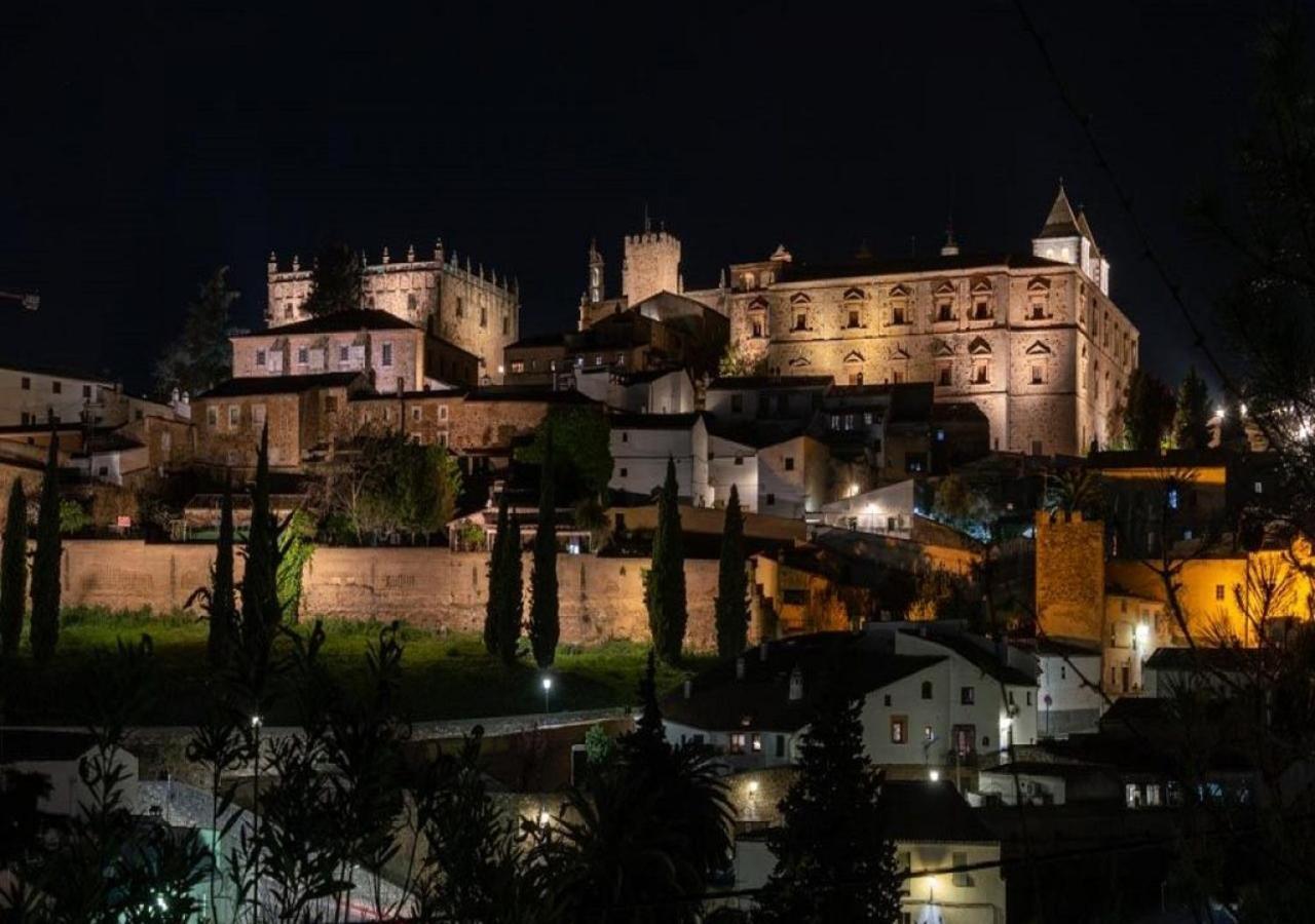 Apartamento Turistico Muralla De Caces Exteriér fotografie